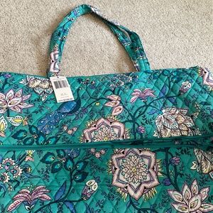 New Vera Bradley expandable travel bag